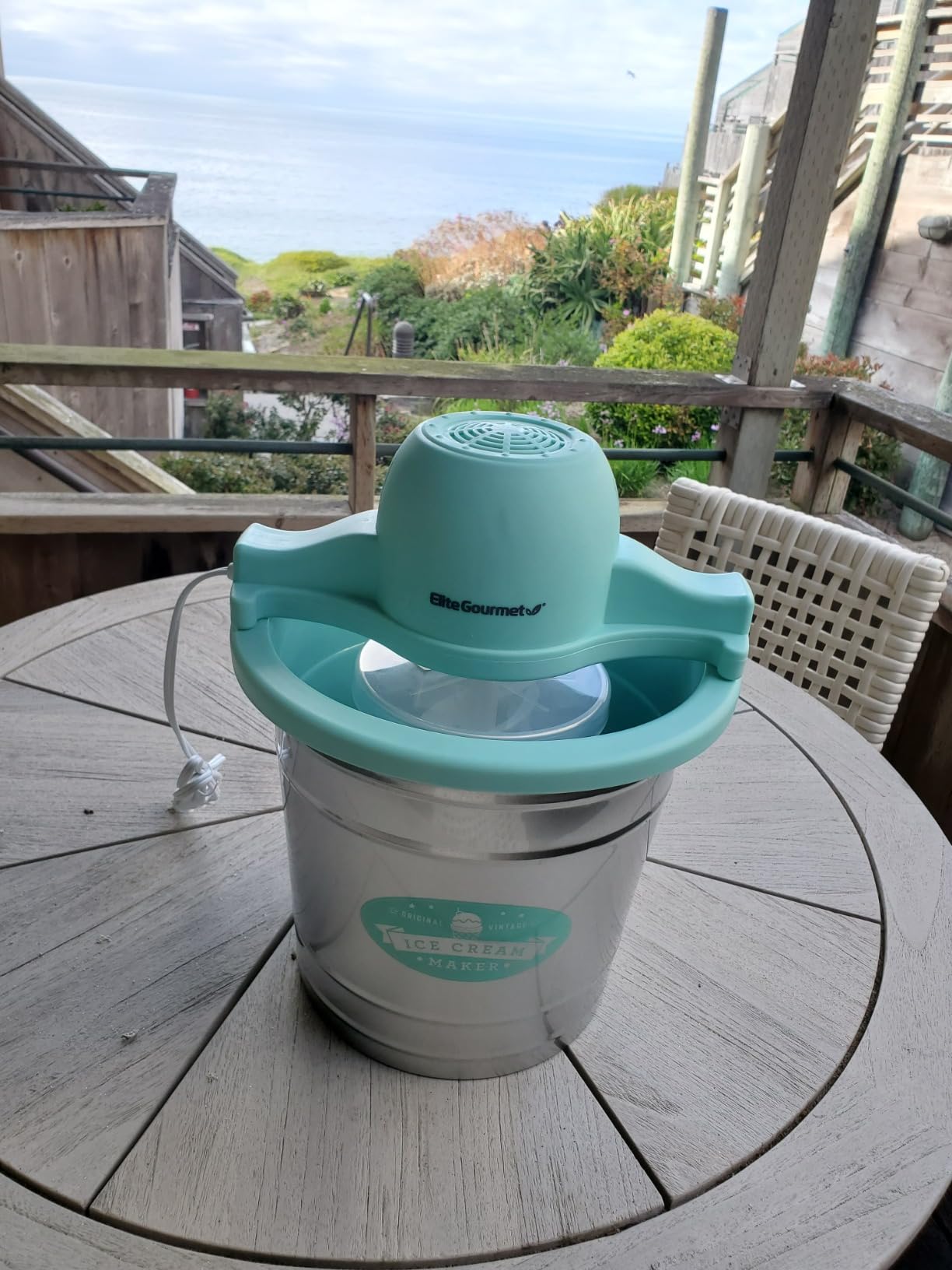 Elite Gourmet EIM949 Old Fashioned 6 Quart Vintage Walnut Wood Bucket, Electric Ice Cream Maker Machine Appalachian, Uses Ice and Rock Salt customer photo 2