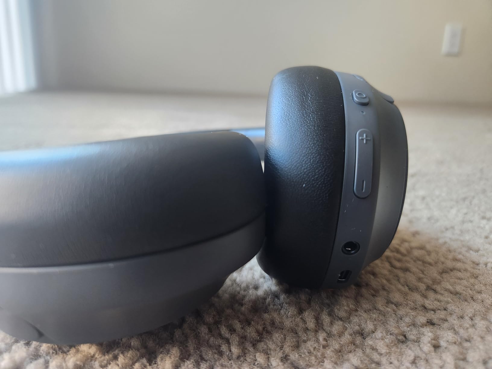 TOZO HT3 Hybrid Noise Cancelling Headphones, 90H Battery Life Wireless Over Ear Bluetooth 6.0, AI Voice Assistant with 5 Mics customer photo 1