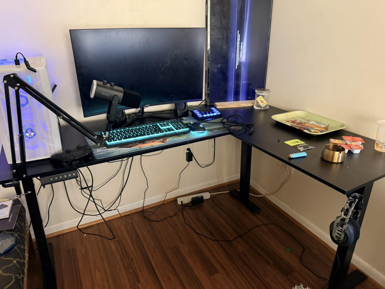 OffiGo 63 Inch Reversible L Shaped Electric Standing Desk, Height Adjustable Corner Stand up Desk, Ergonomic Large Lift Computer Table for Home, Office, Workstation, Black customer photo 1