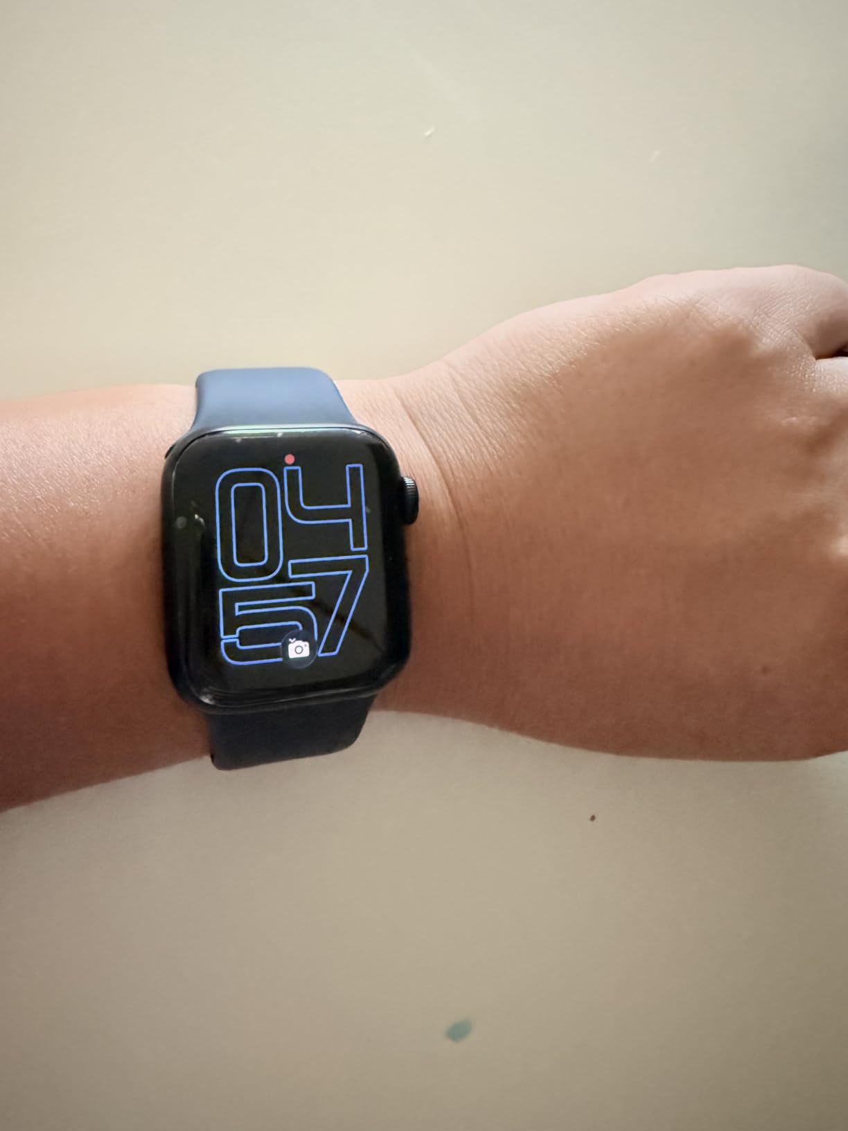 Apple Watch SE 3 [GPS 44mm] Smartwatch with Midnight Aluminum Case with Midnight Sport Band - M/L. Fitness and Sleep Trackers, Heart Rate Monitor, Always-On Display, Water Resistant customer photo 1