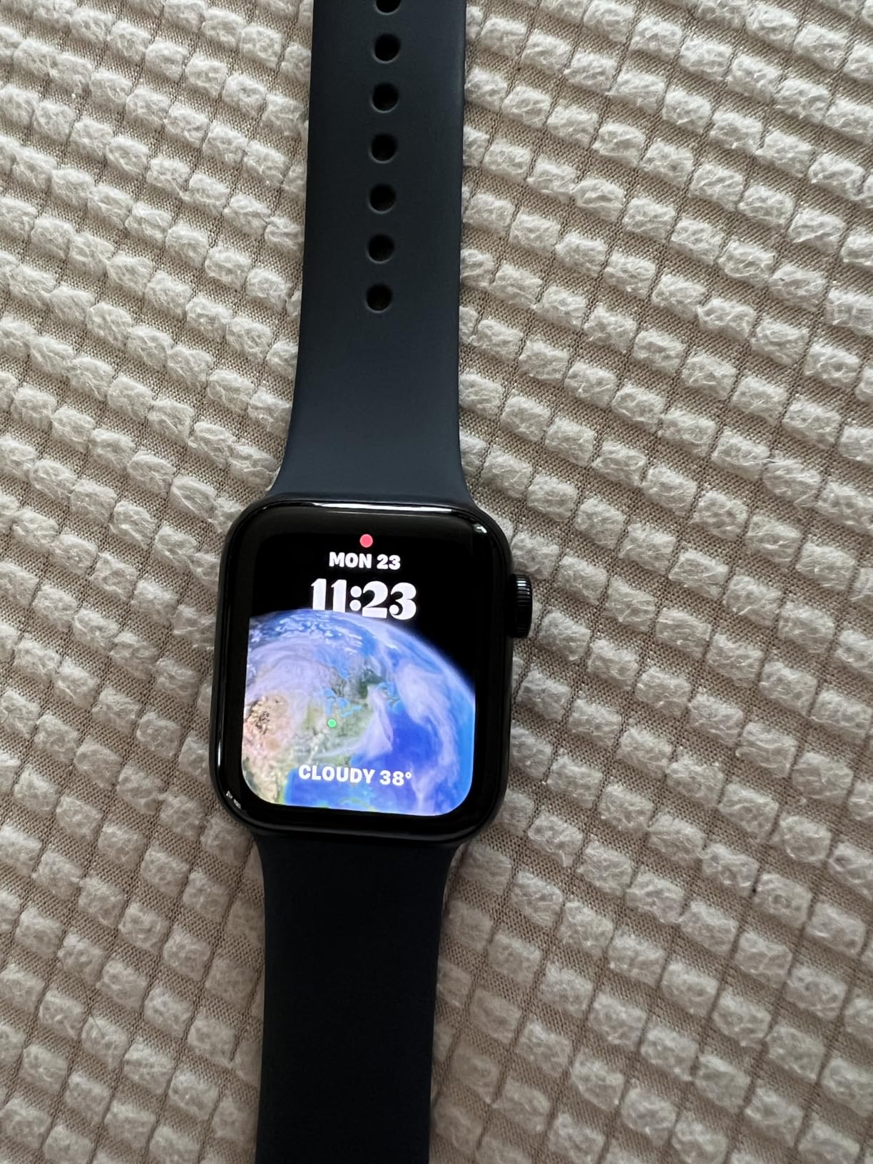 Apple Watch SE 3 [GPS 44mm] Smartwatch with Midnight Aluminum Case with Midnight Sport Band - M/L. Fitness and Sleep Trackers, Heart Rate Monitor, Always-On Display, Water Resistant customer photo 2