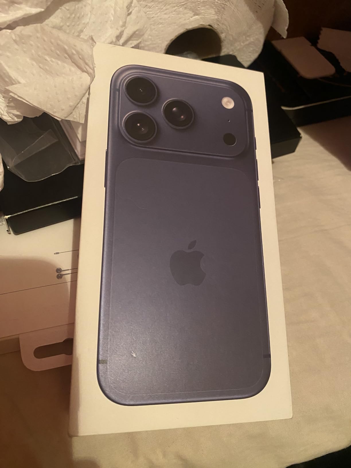 iPhone 17 Pro Deep Blue 512GB customer photo 1
