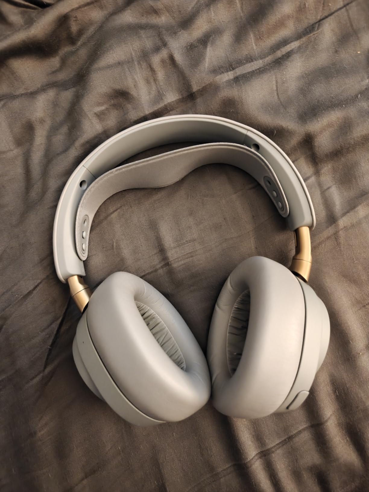 SteelSeries Arctis Nova Elite - Hi-Res Wireless Gaming Headset - 96kHz/24bit - Carbon Fiber Speakers - ANC - AI Noise Rejection - App - 2.4GHz + BT - Multi-Source Mix - OmniPlay PC+PlayStation+Xbox customer photo 1