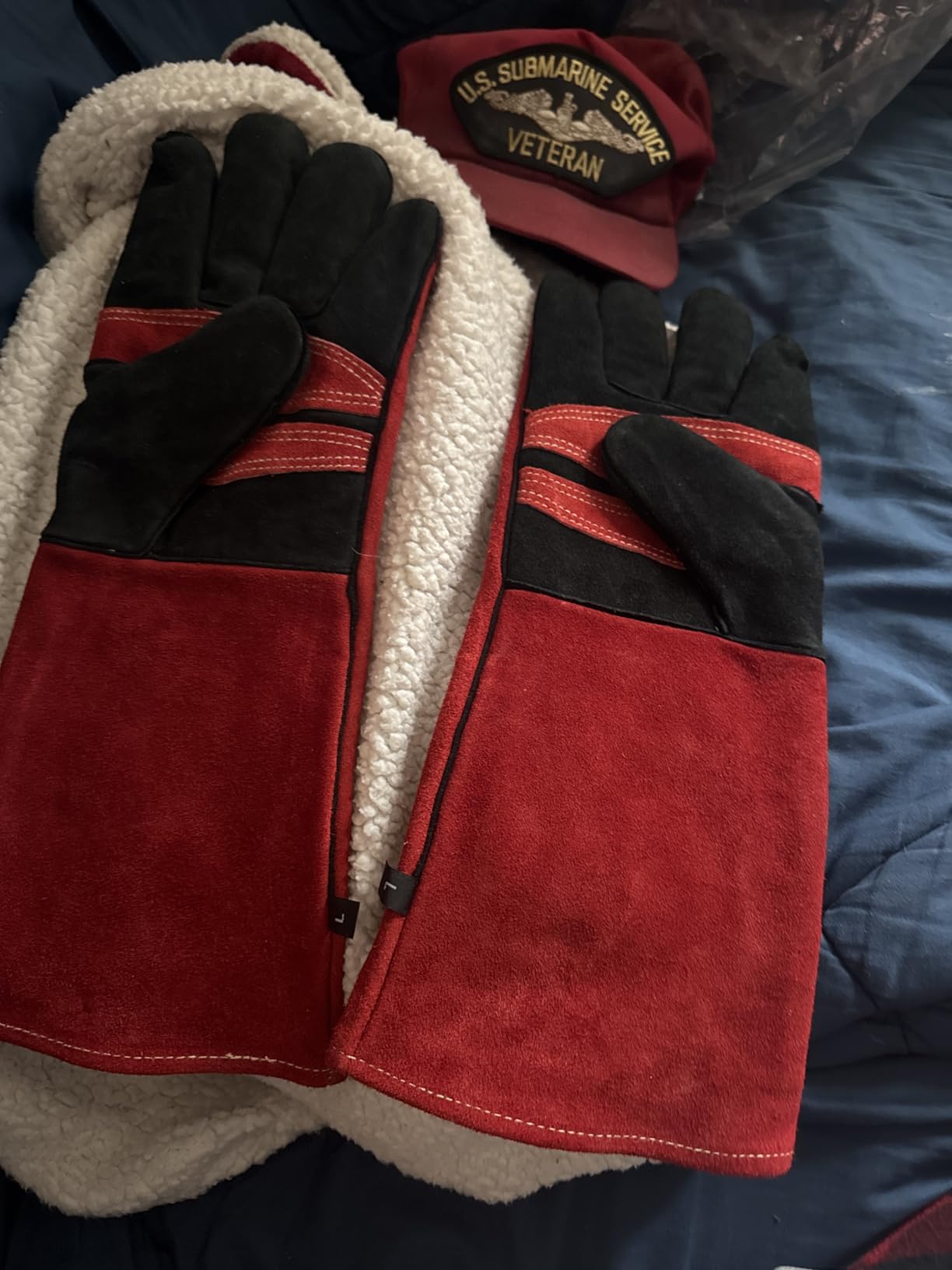 Welding Gloves Fire Heat Resistant 14IN Fireproof Leather for Welding Fire Pit Wood Stove Campfire Furnace BBQ Baking,Grill Oven Stick Mig Tig Gear Gift for Man L customer photo 1