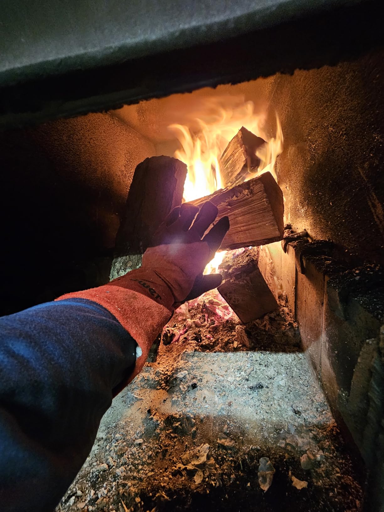 Welding Gloves Fire Heat Resistant 14IN Fireproof Leather for Welding Fire Pit Wood Stove Campfire Furnace BBQ Baking,Grill Oven Stick Mig Tig Gear Gift for Man L customer photo 2