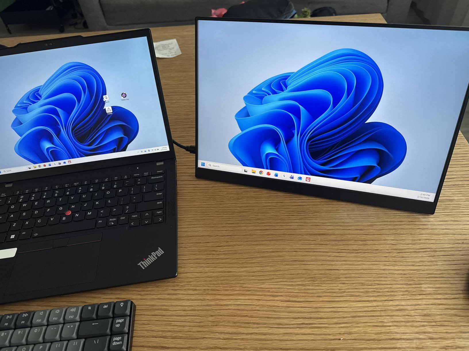 UPERFECT Portable Gaming Monitor 144Hz 2.5K, 16 inch 100% DCI-P3 QLED Portable Monitor, QHD 400 Nits FreeSync Monitor, USB-C & HDMI, VESA & Case, Travel Second Screen for Laptop, Computer, Game Consoles customer photo 1