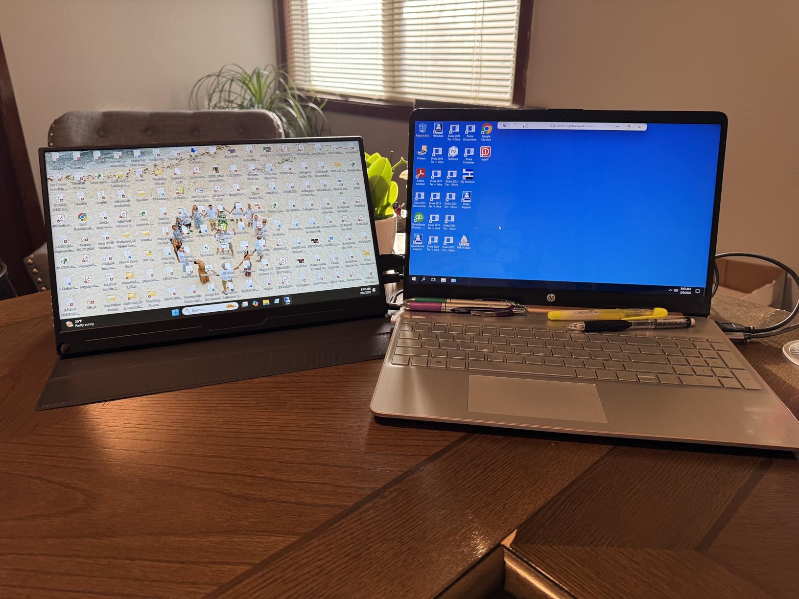 UPERFECT Portable Gaming Monitor 144Hz 2.5K, 16 inch 100% DCI-P3 QLED Portable Monitor, QHD 400 Nits FreeSync Monitor, USB-C & HDMI, VESA & Case, Travel Second Screen for Laptop, Computer, Game Consoles customer photo 2