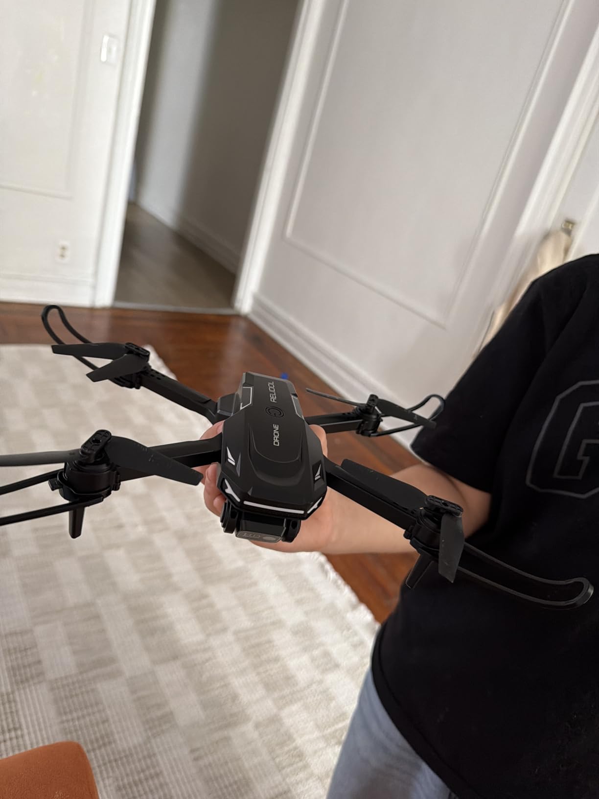 Drone with Camera - Drone with Screen on Controller for Beginners, Foldable Remote Control Quadcopter with Gesture Control, 3D Flip, One Key Start, Emergency Stop, 2 Batteries, Easier to use customer photo 1