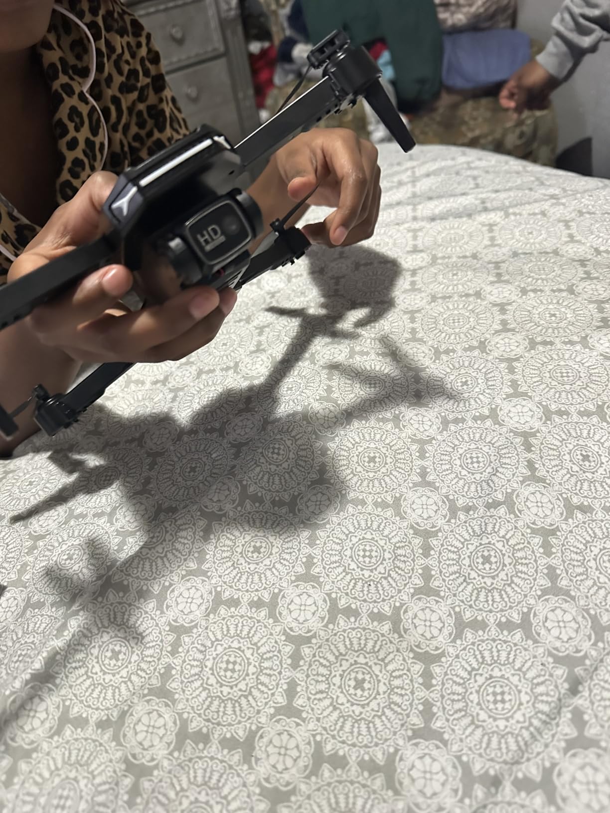 Drone with Camera - Drone with Screen on Controller for Beginners, Foldable Remote Control Quadcopter with Gesture Control, 3D Flip, One Key Start, Emergency Stop, 2 Batteries, Easier to use customer photo 2