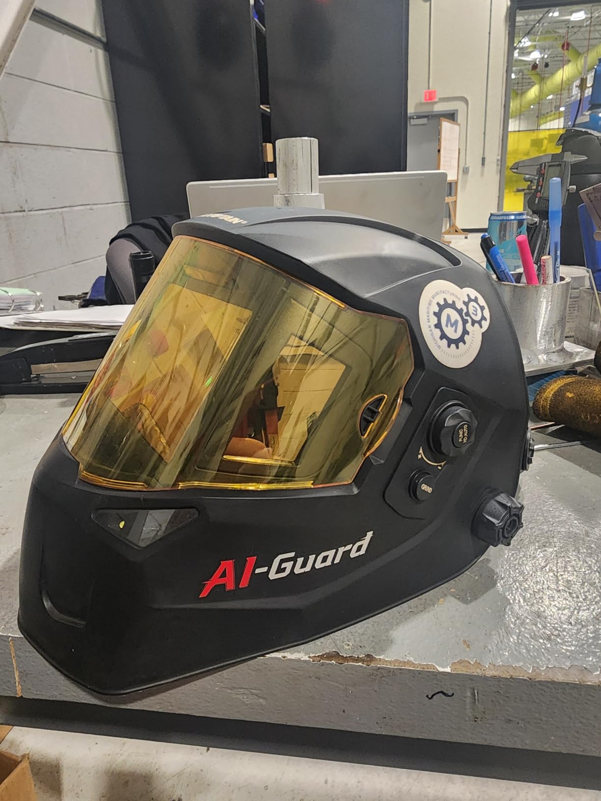 ARCCAPTAIN Intelligent Auto-Shade Welding Helmet, 180° Panoramic Auto-Darkening Hood with Internal Display, True Color 1/1/1/1, Memory & Gradient, Built-in LED Light for TIG/MIG/Stick/Cut/Grind customer photo 2