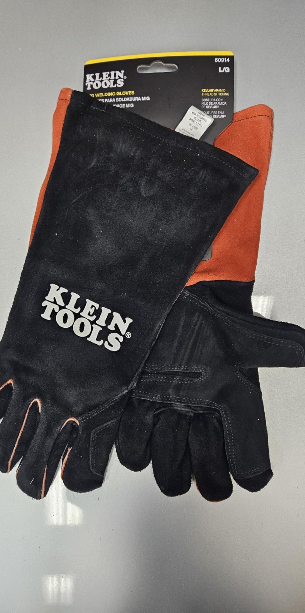 KLEIN TOOLS MIG Welding Gloves, Split Cowhide Leather, Flame-Resistant Fleece Liner, Reinforced Palm, Thumb, and Index Finger customer photo 2