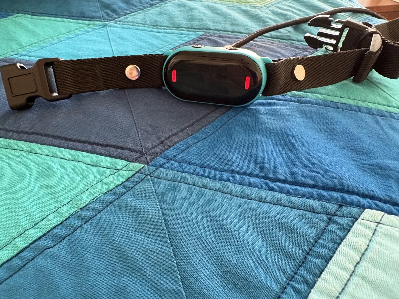 Dog Bark Collar for Small Medium Large Dogs 10-100lbs, Automatic Bark Device with Anti-False Trigger & Bark Count Tracking, 4 Training Modes and 8 Sensitivity to Effectively Stop Barking, Black customer photo 1