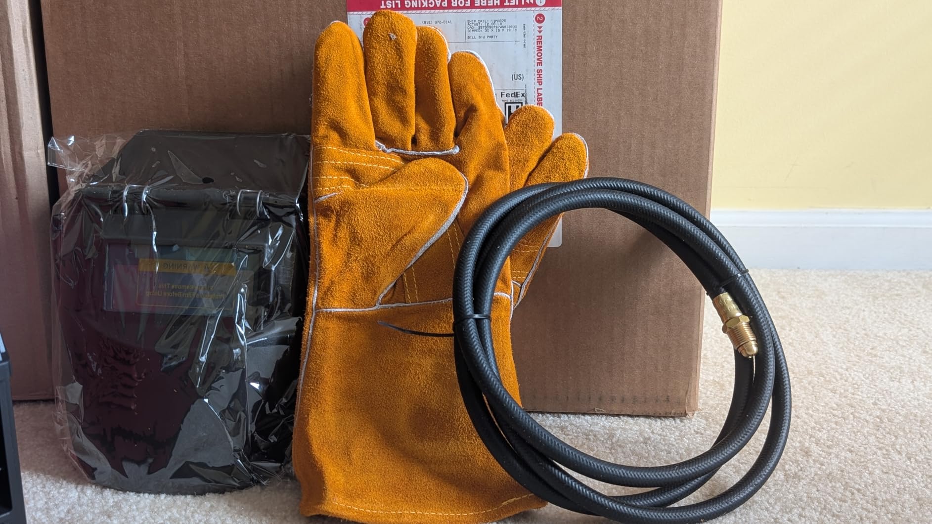 BESTMIG 145A 4-in-1 Multi-Process Welder, 110V/220V MIG/TIG/MMA/Stick Welding Machine, Gas & Gasless Flux Core Welder with Synergy IGBT Inverter, Includes Welding Helmet & Gloves customer photo 2