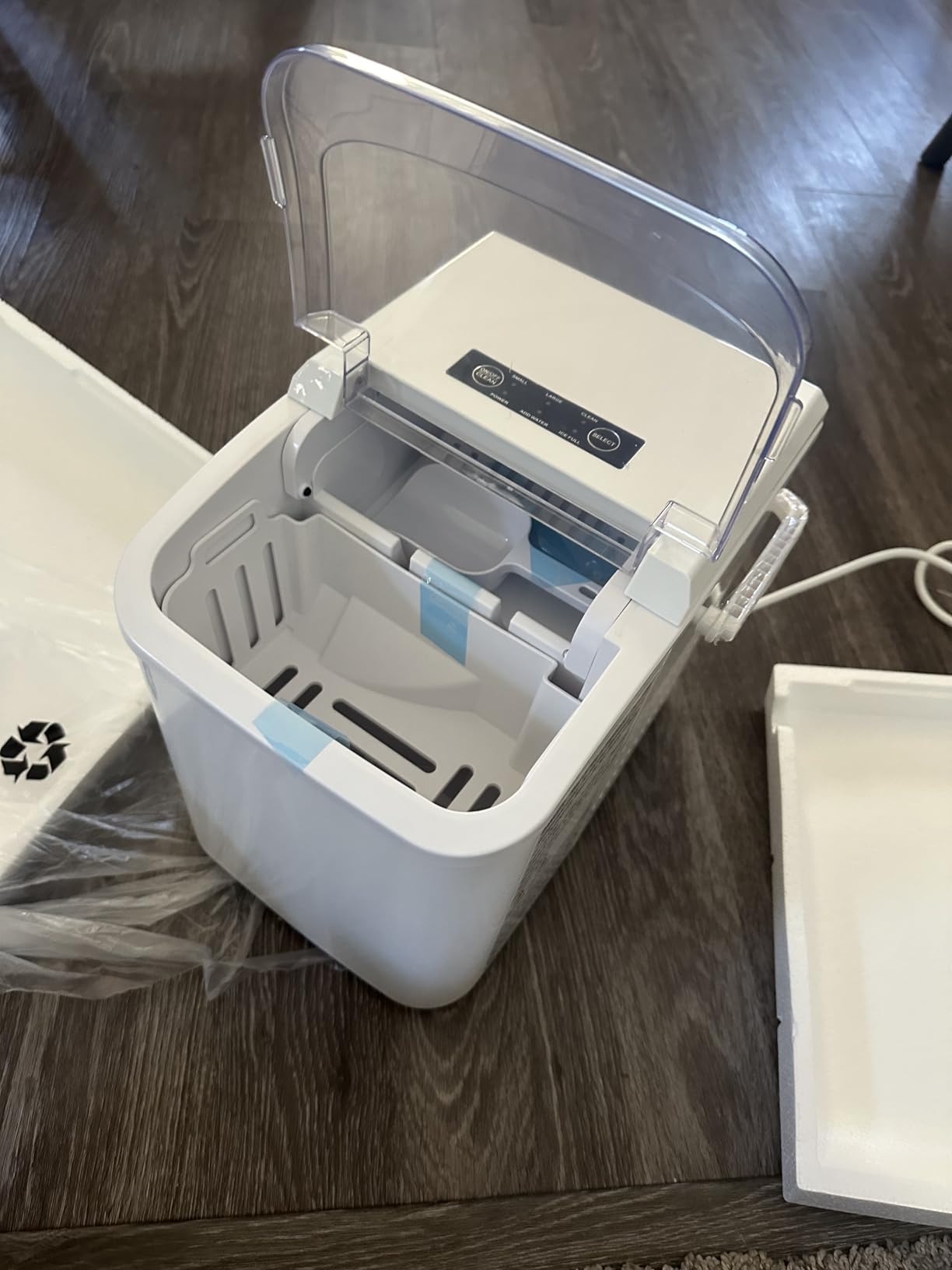 Ice Makers Countertop, Portable Ice Machine with Handle, 6 Mins 9 Bullet Ice Cubes with Basket and Scoop, 26lbs in 24Hrs, Auto-Cleaning, for Home, Kitchen, RV, Camping, White customer photo 2