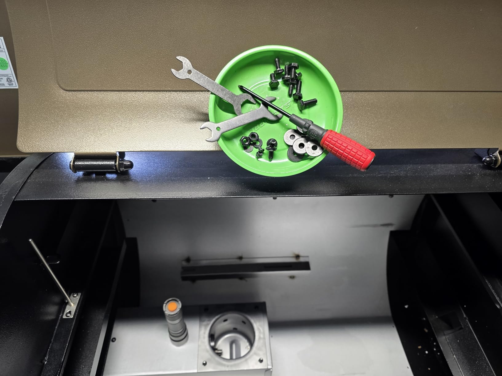 Z GRILLS 2026 Electric Pellet Smoker & Grill, 700 sq. in Cooking Space, PID 3.0 Precision Control, Dual Meat Probes, 28-Hour Hopper, Dual-Wall Insulated Base, 8-in-1 BBQ with Cover customer photo 1