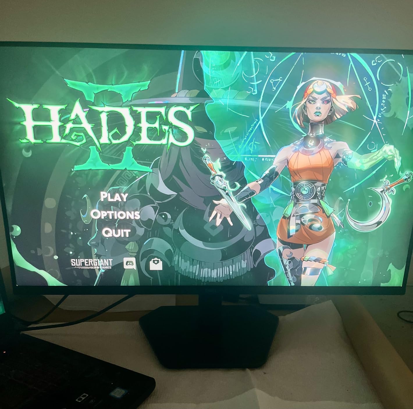 Dell 24 240Hz Gaming Monitor - SE2426HG - 23.8-inch FHD (1920x1080) 240Hz Display, in-Plane Switching (IPS) Technology, AMD FreeSync Premium, TÜV 3-Star, 2X HDMI, DisplayPort 1.4, Tilt customer photo 2