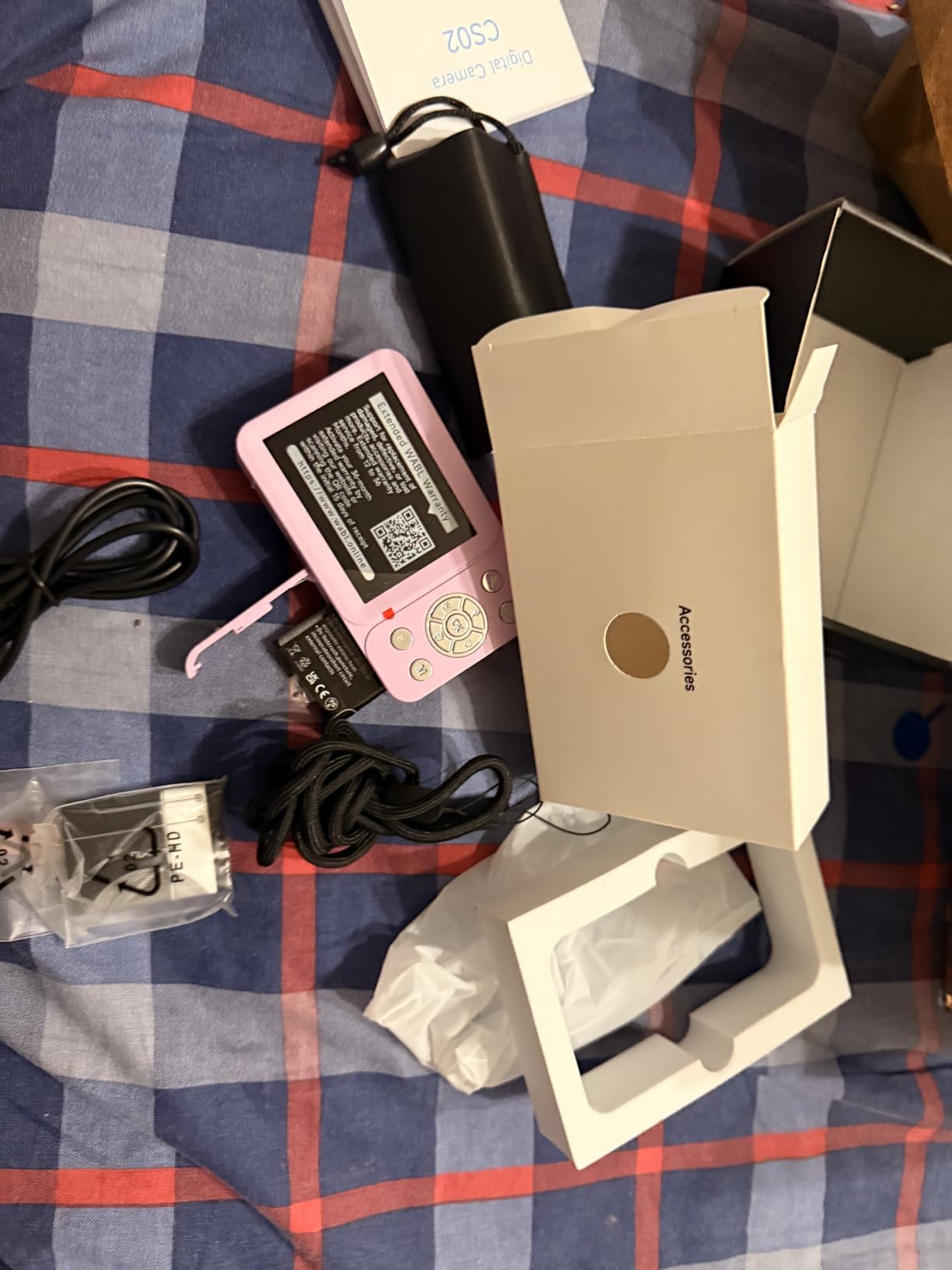 Digital Camera, 4K 64MP UHD Dual Screens Camera, 18X Zoom, Portable Small Point and Shoot Digital Cameras with 64GB TF Card, 2 Rechargeable Batteries for Kids, Teens, Adult, Selfies, Gifts- White customer photo 1