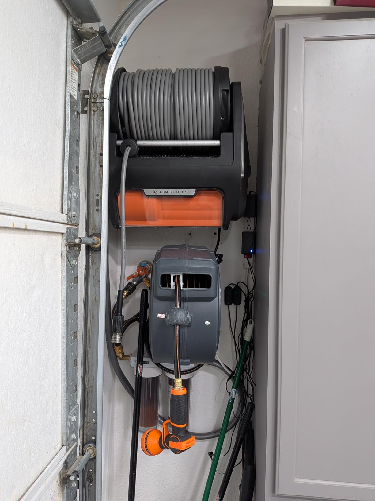 Giraffe Tools Grandfalls Wall Mounted Pressure Washer Pro, Max 2900 PSI, 2.2 GPM Electric Power Washer with 100ft Retractable Hose, Foam Cannon, 4-Nozzles, Automatic Rewind customer photo 1