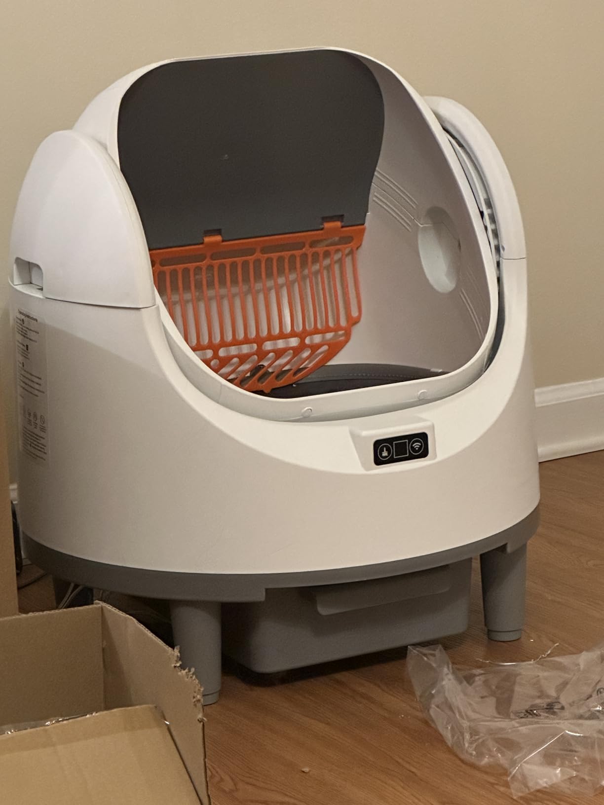 Bashaw Self Cleaning Litter Box, Large Capacity Automatic Litter Box for Multiple Cats, App Control, Safety Sensors, 2 Rolls of Garbage Bags (White) customer photo 1