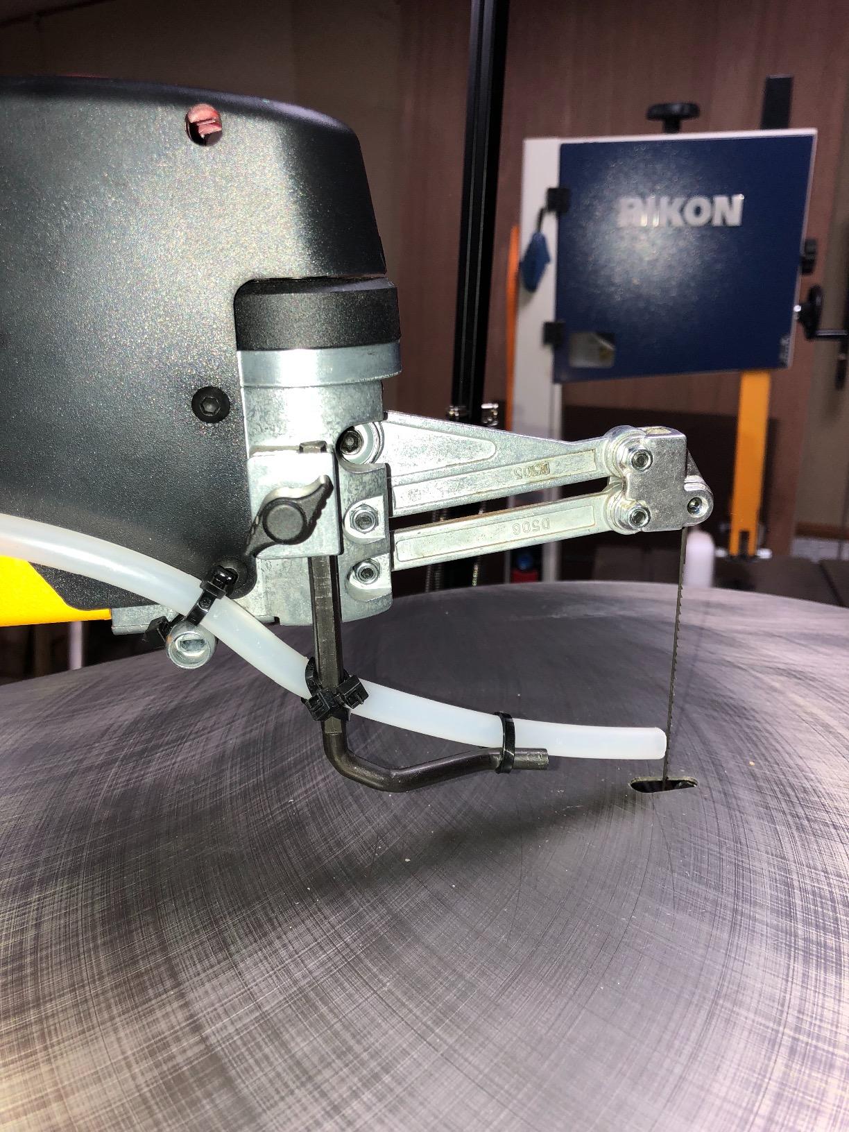 DEWALT Scroll Saw, 1.3 Amp, 20 in Steel Blade, With Variable-Speed Trigger, For Precise Cuts (DW788) customer photo 2