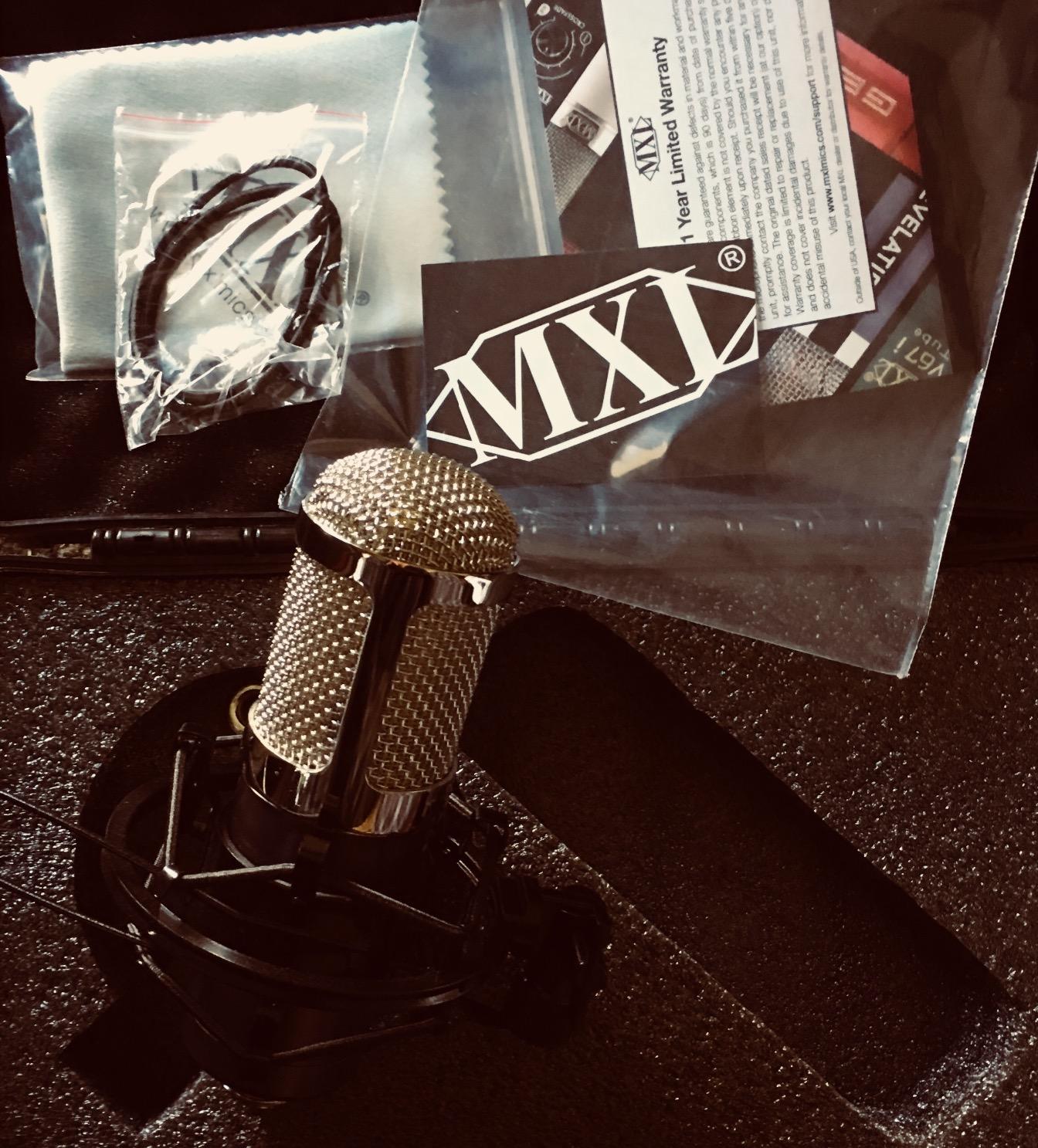 MXL R144 Multi-Purpose Ribbon Microphone with Shockmount, Purple customer photo 1