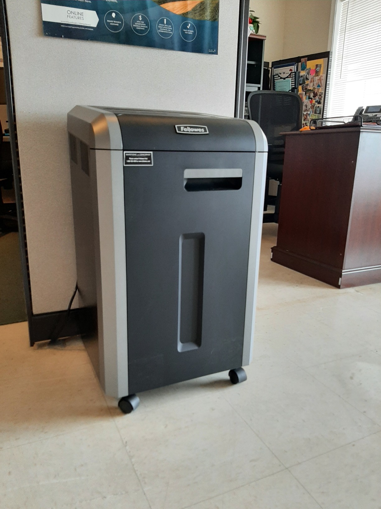 Fellowes Powershred 225Ci 22-Sheet 100% Jam-Proof Crosscut Paper Shredder Commercial Grade for Office customer photo 1