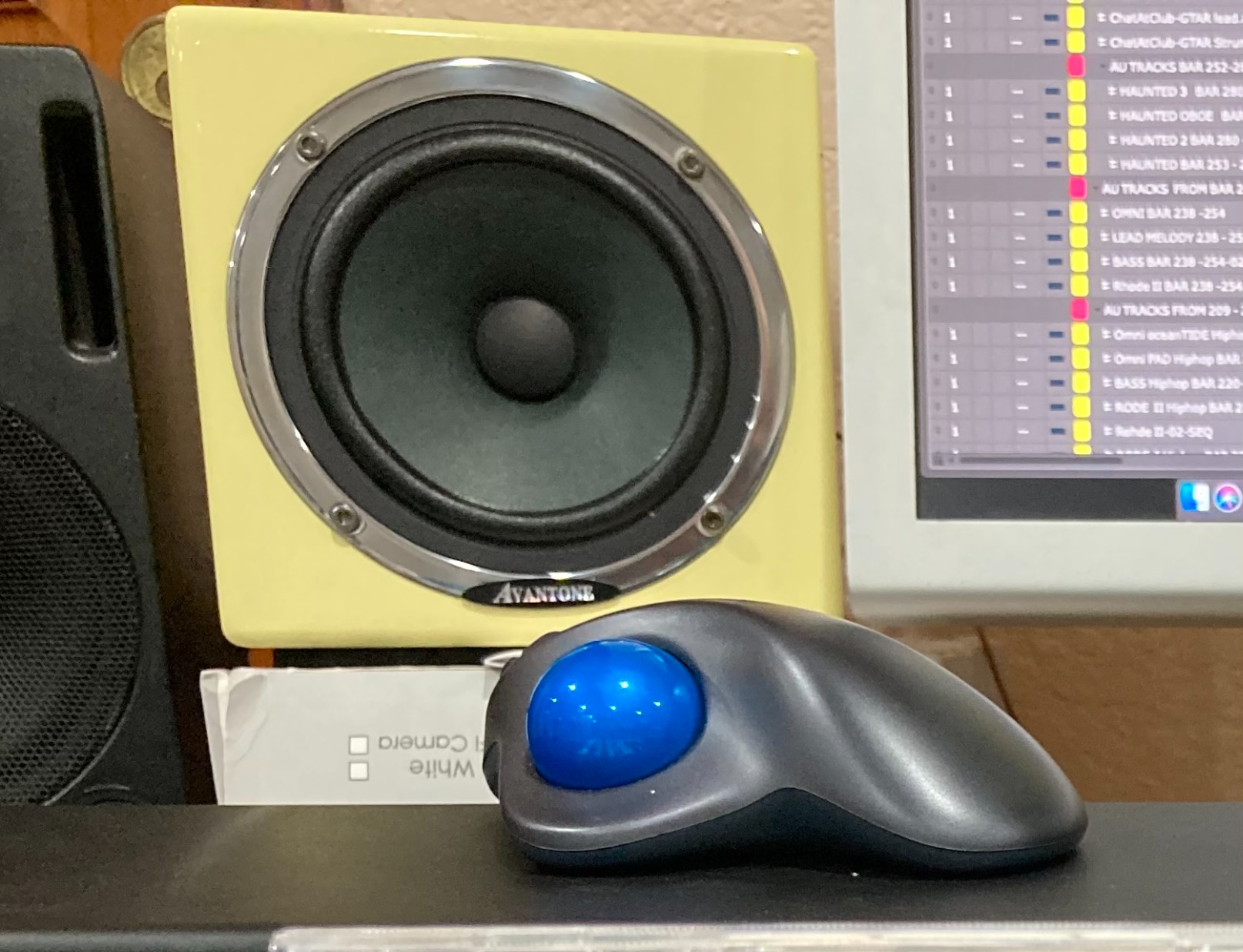 Avantone Active MixCube Powered Full-Range Mini Reference Monitors - Creme, Pair customer photo 1