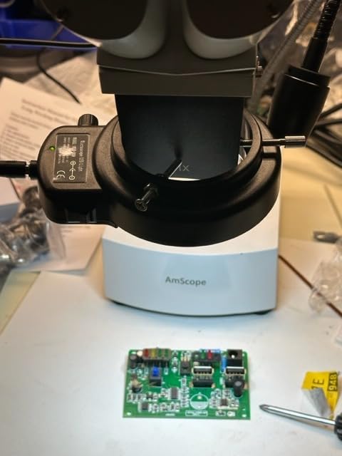 AmScope SE400-Z Professional Binocular Stereo Microscope, WF10x and WF20x Eyepieces, 10X and 20X Magnification, 1X Objective, LED Lighting, Boom-Arm Stand, 110V-120V customer photo 2