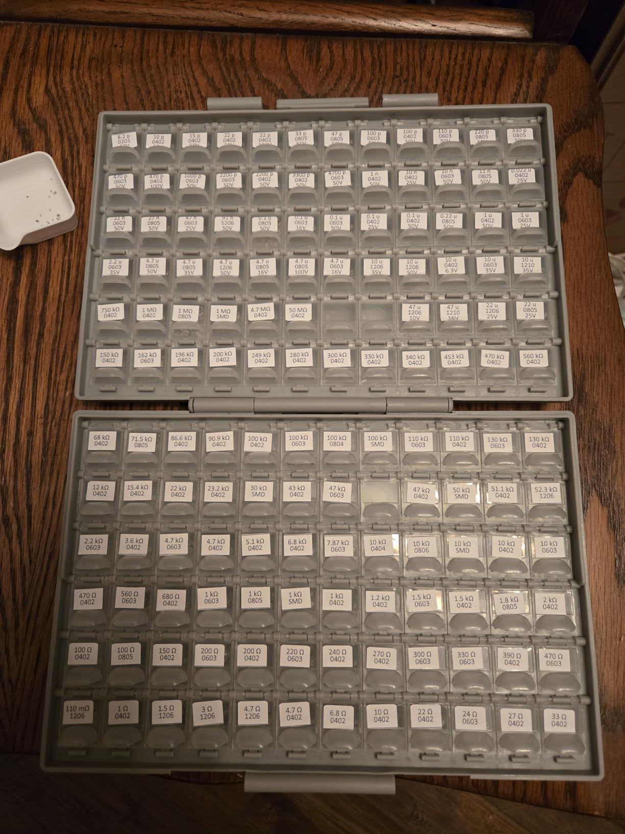 AideTek Box-all Enclosure for Surface Mount Components 1206 0805 0603 0402 0201 Size + 198 White Labels 144 Compartments with Lid customer photo 2