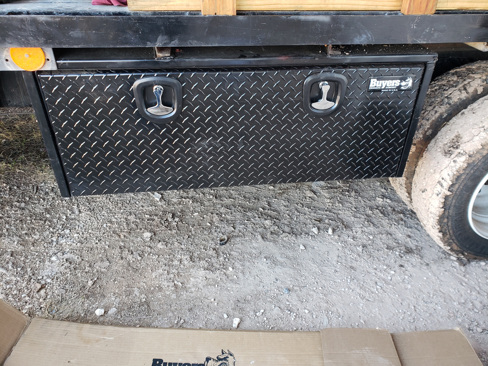 Buyers Products 1702510 Black Steel Truck Tool Box With Aluminum Diamond Tread Door, 18 x 18 x 48 Inch customer photo 2