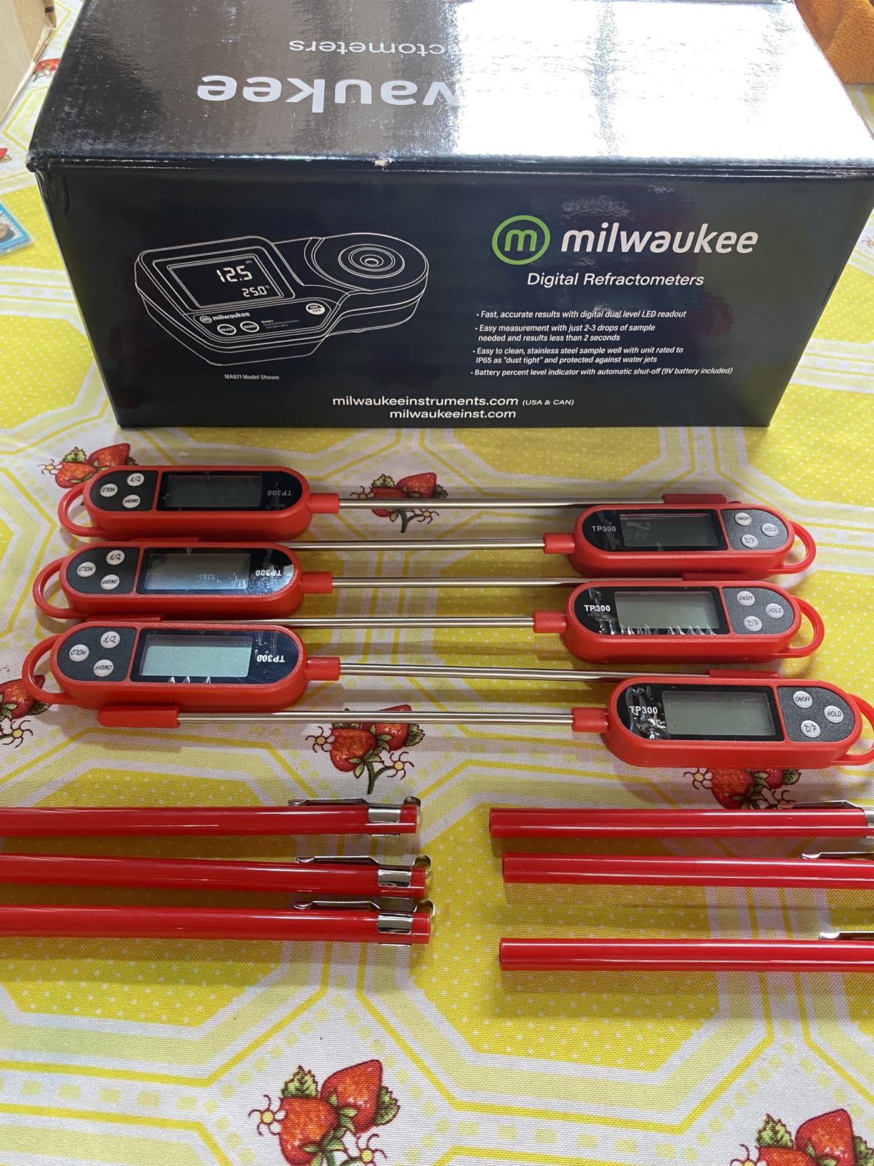 Milwaukee 0 to 85% Brix Digitial Refractometer - MA871 customer photo 2