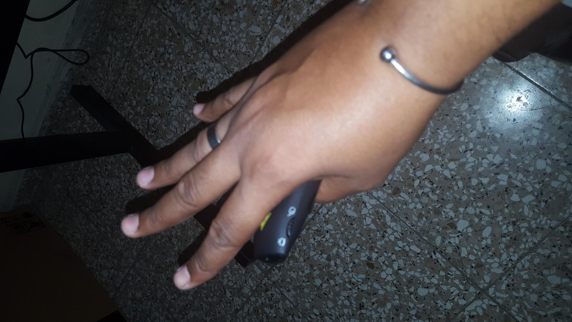 Kensington Expert Wireless Presenter with Red Laser Pointer and Cursor Control (K72425AM) customer photo 2