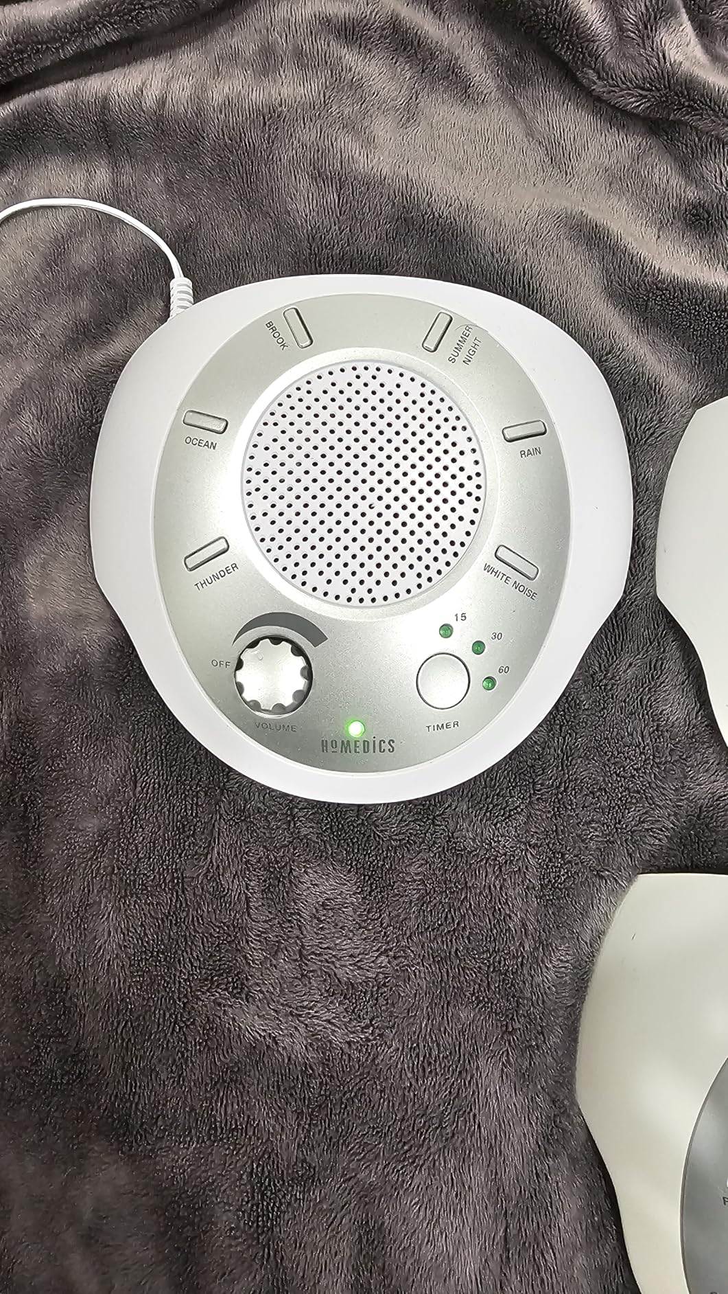 Homedics SoundSleep White Noise Machine, Silver, Small Travel Size with 6 Relaxing Nature Sounds, Portable Therapy for Home, Office, Nursery, Auto-Off Timer customer photo 1