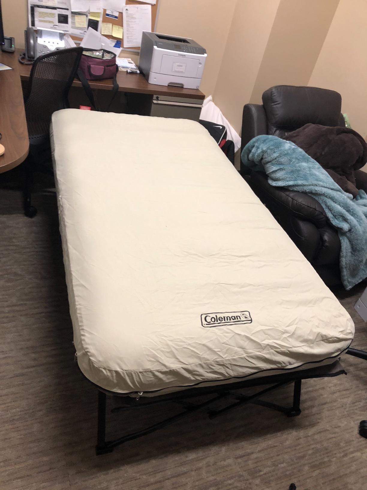 Coleman Queen-Size Airbed Cot Combination, Folding Air Mattress with Steel Frame & Side Table, Battery Pump Included customer photo 1