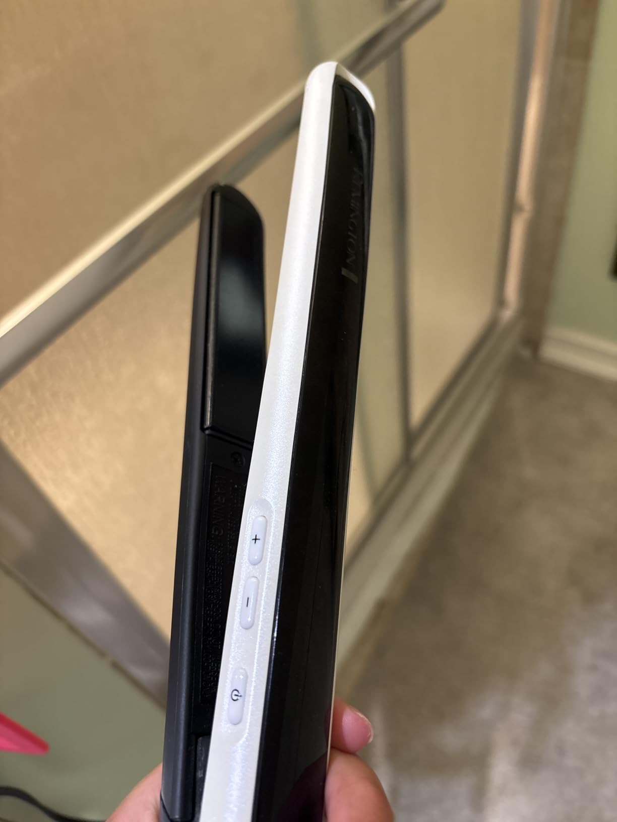 Remington Pearl Pro Ceramic Flat Iron Hair Straightener, 1-inch Floating Plates, Fast 30 Second Heat up, Black & White customer photo 2