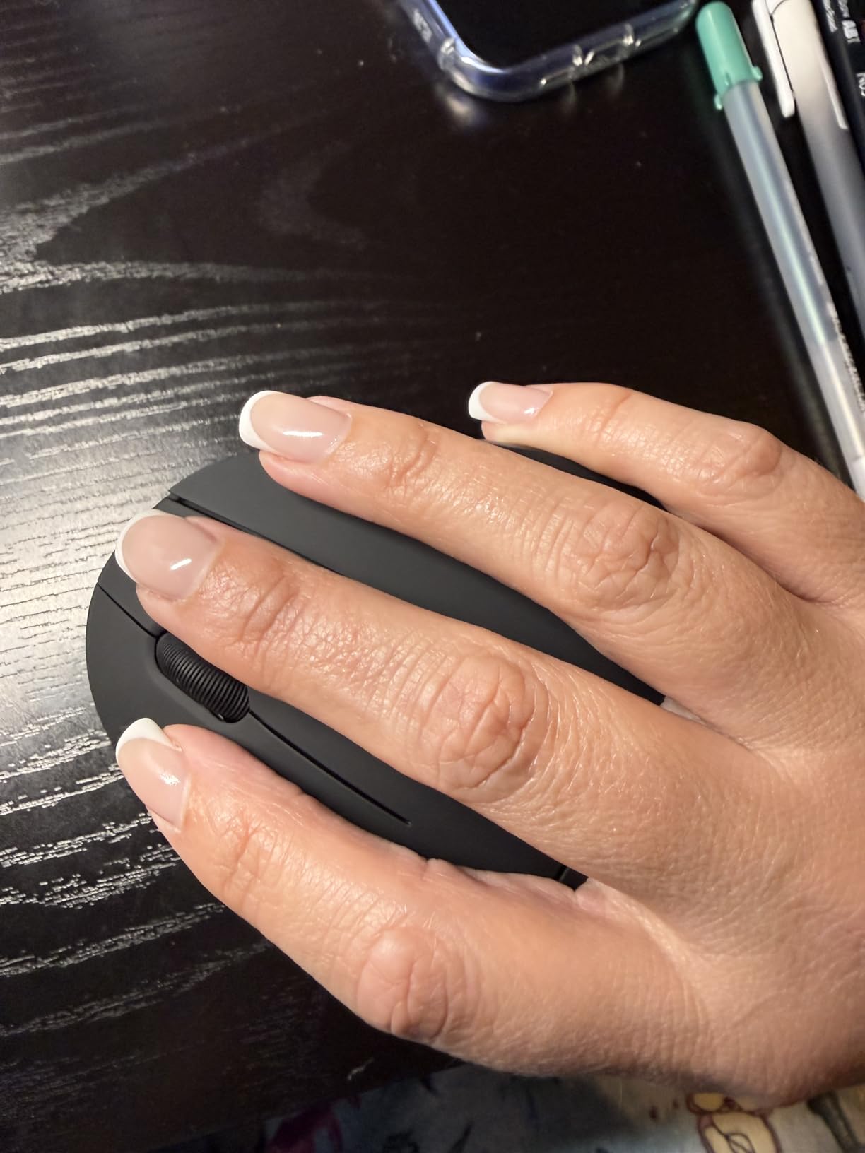 Anker 2.4G Wireless Vertical Ergonomic Optical Mouse for Work, Multi-Device Connectivity, 800/1200 /1600 DPI, 5 Buttons for Laptop, Desktop, PC - Black customer photo 1