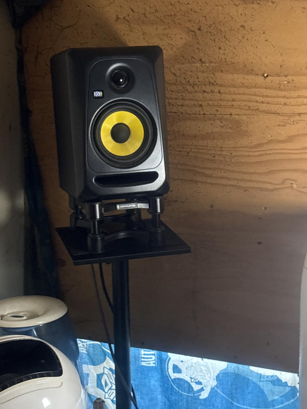 IsoAcoustics Iso-Stand Series Speaker Isolation Stands with Height and Tilt Adjustment: Iso-130 (5.1 x 6 inch) Pair customer photo 1