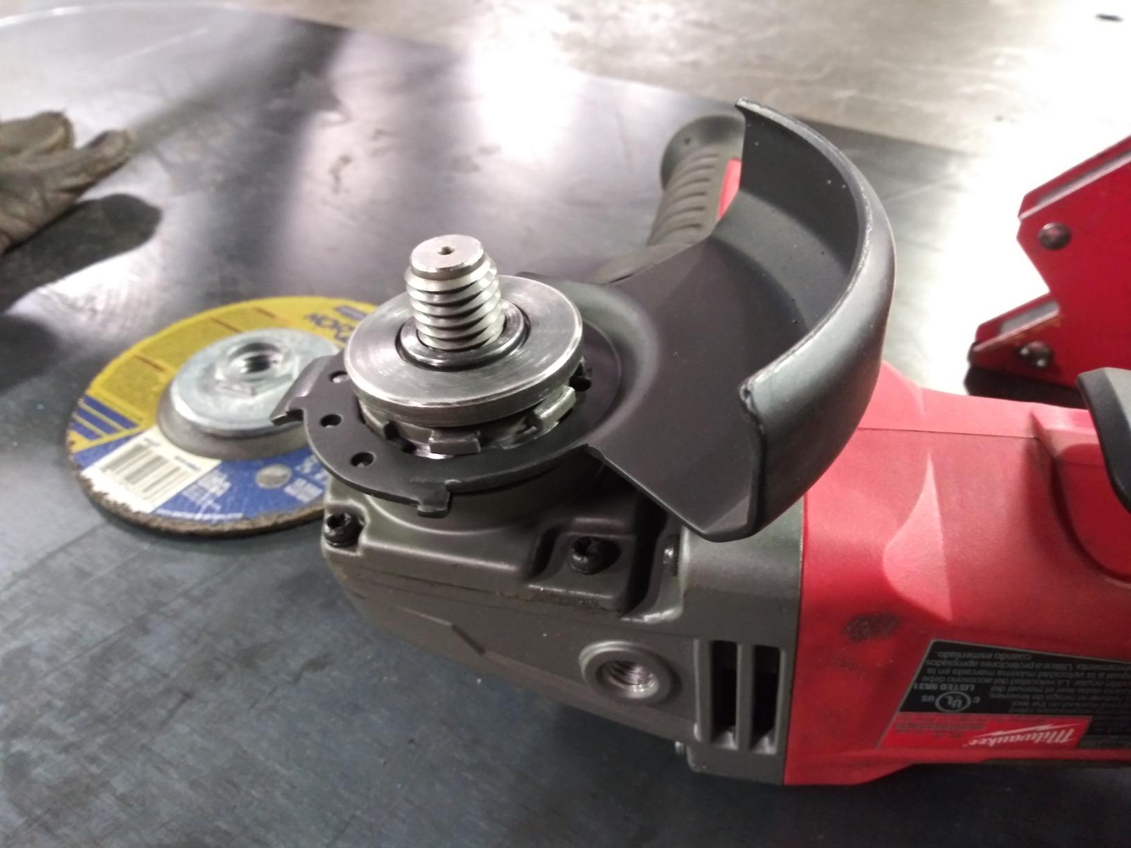 Milwaukee 2780-20 M18 Fuel 4-1/2 inch /5 inch Angle Grinder with Paddle Switch, Bare customer photo 1