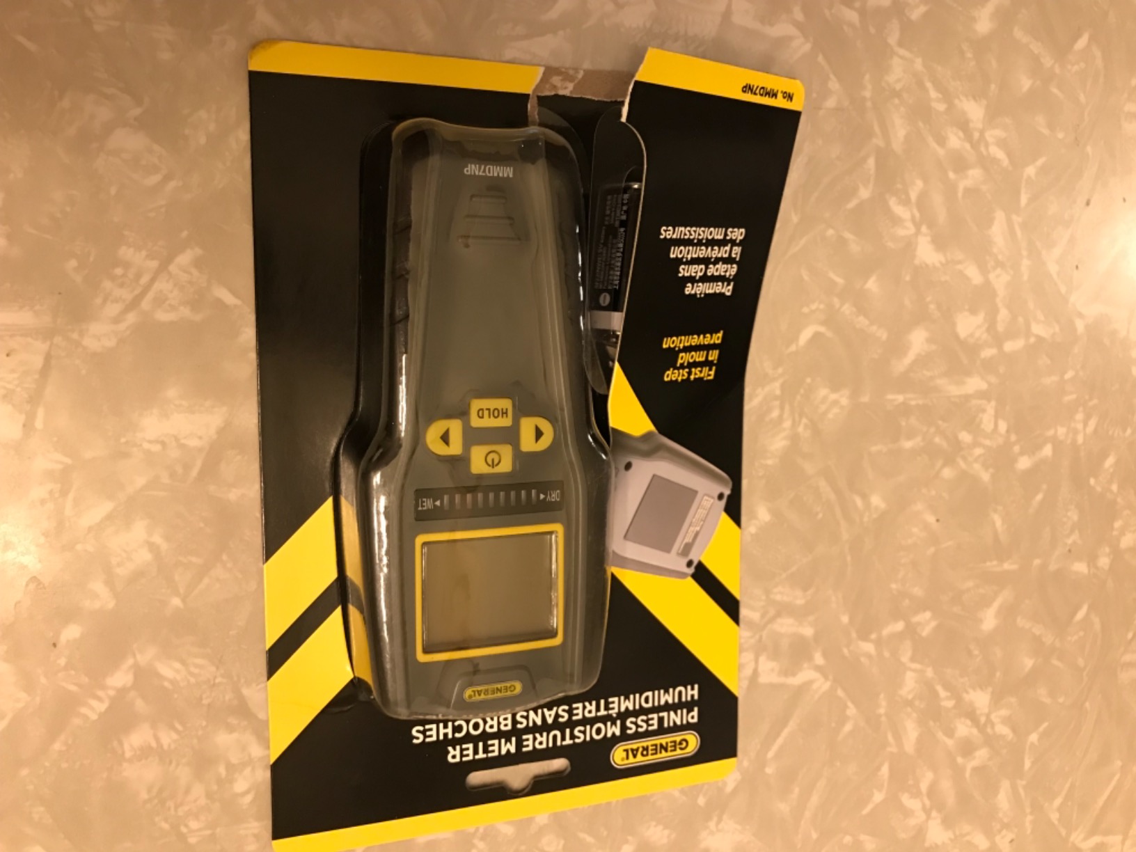 General Tools Digital Moisture Meter MMD7NP - Humidity Sensor, Pinless and Non-Invasive customer photo 3