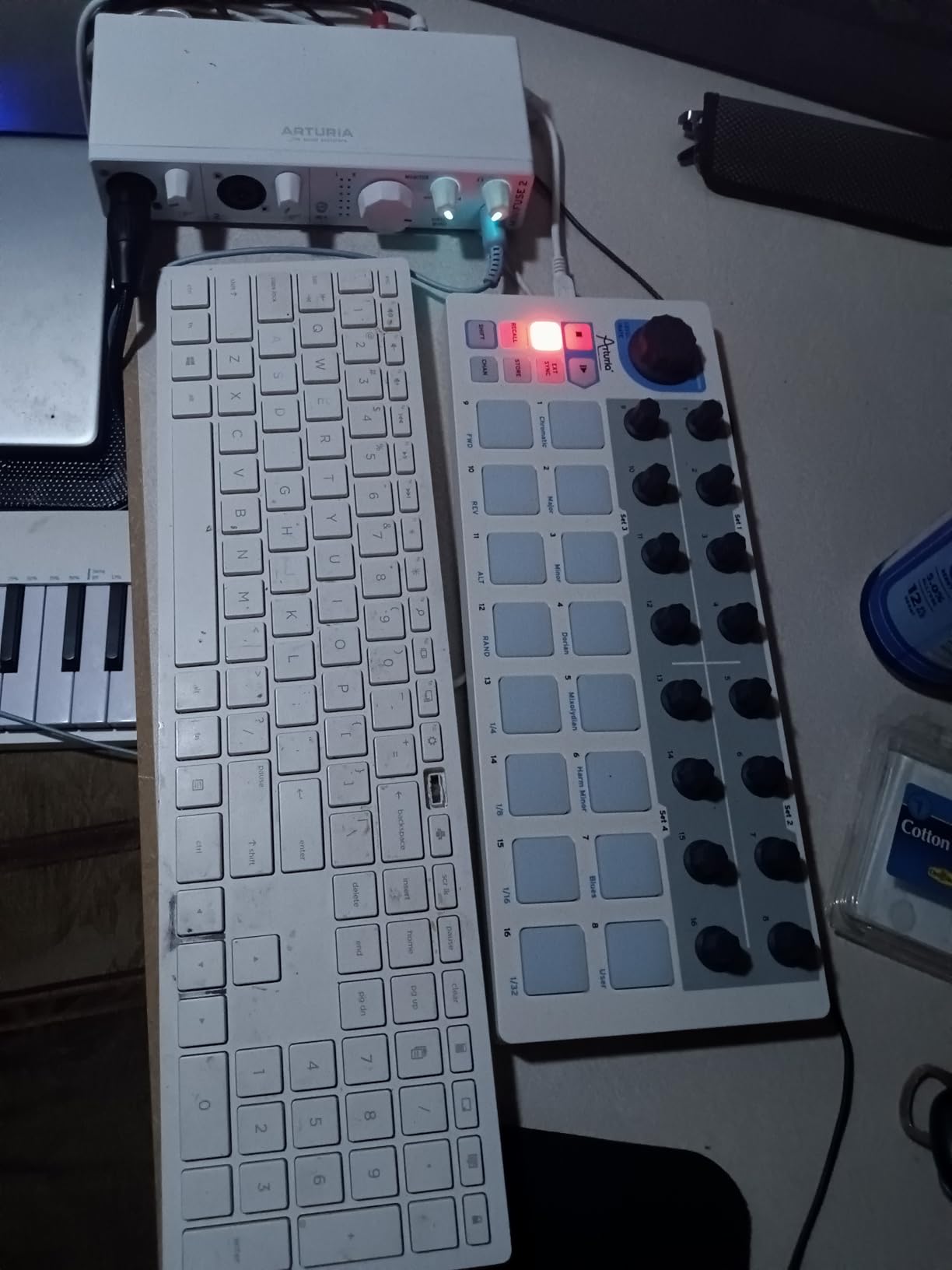 Arturia BeatStep - Compact MIDI Controller & Sequencer with 16 Pads, 16 Encoders and Creative Software customer photo 2