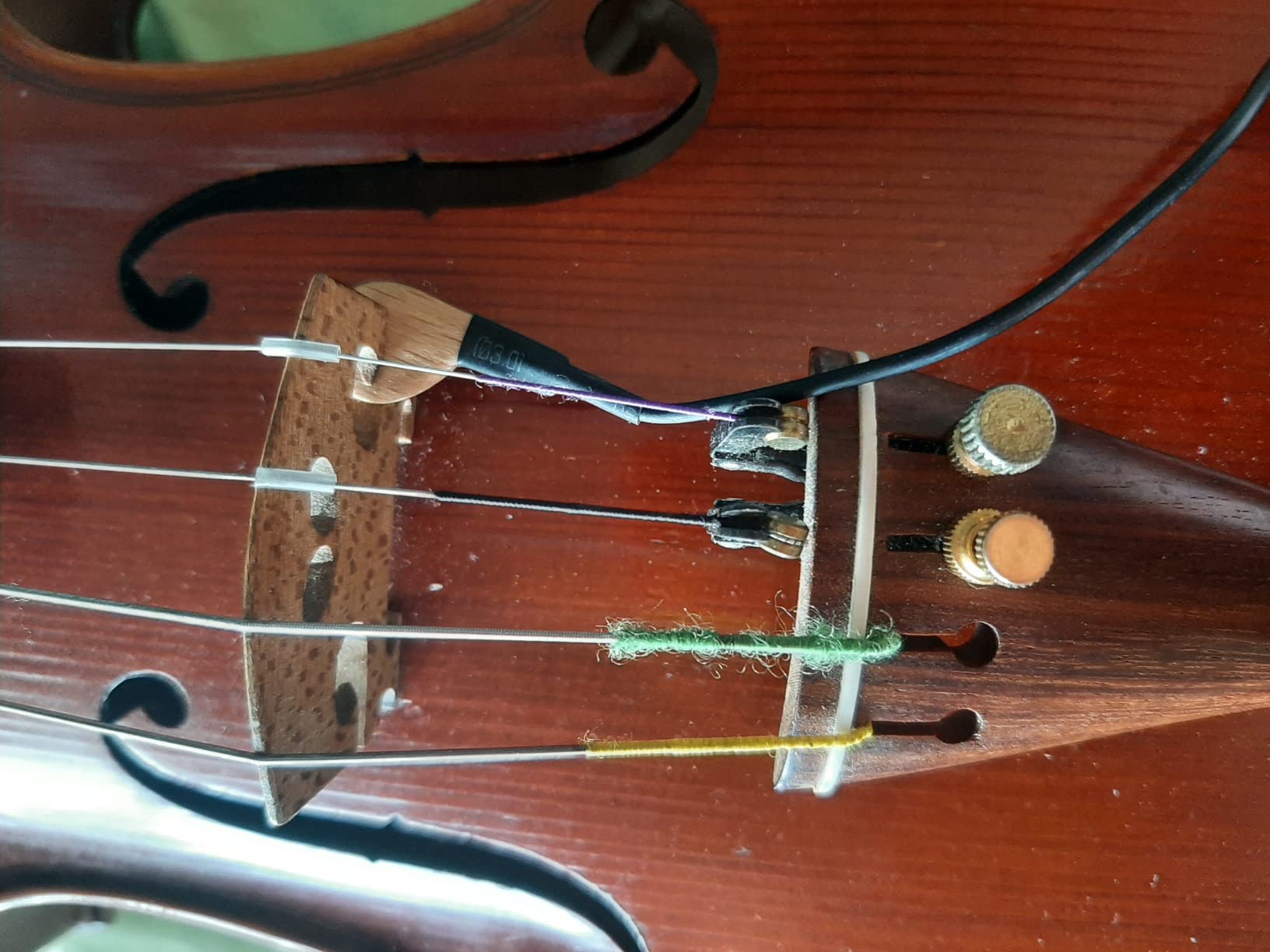 KNA VV-3 Portable Piezo Pickup for Violin and Viola - Lightweight Bridge-Mounted Sensor, Natural Acoustic Sound, Easy Installation, 1/4