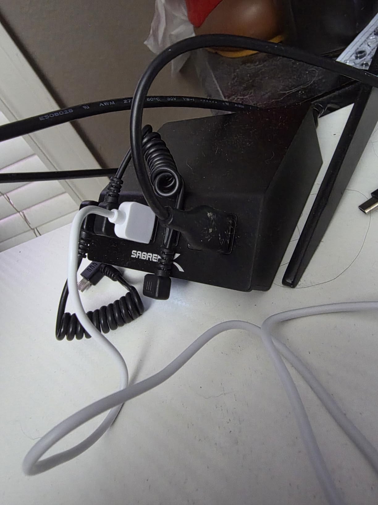 Sabrent 60 Watt (12 Amp) 10-Port [UL Certified] Family-Sized Desktop USB Rapid Charger. Smart USB Ports with Auto Detect Technology [Black] (AX-TPCS) customer photo 1