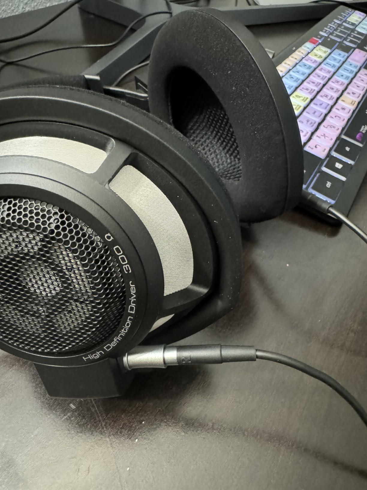 Sennheiser HD 800 S Over-the-Ear Audiophile Reference Headphones - Ring Radiator Drivers With Open-Back Earcups customer photo 1