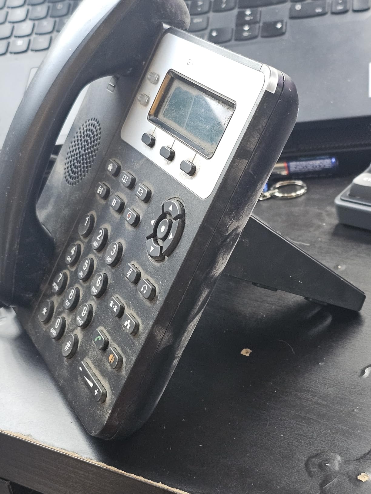 Grandstream GXP1620 IP Phone | 2 Lines, 2 SIP Accounts | 2.9-Inch LCD Display | Dual-Port 10/100 Ethernet customer photo 1