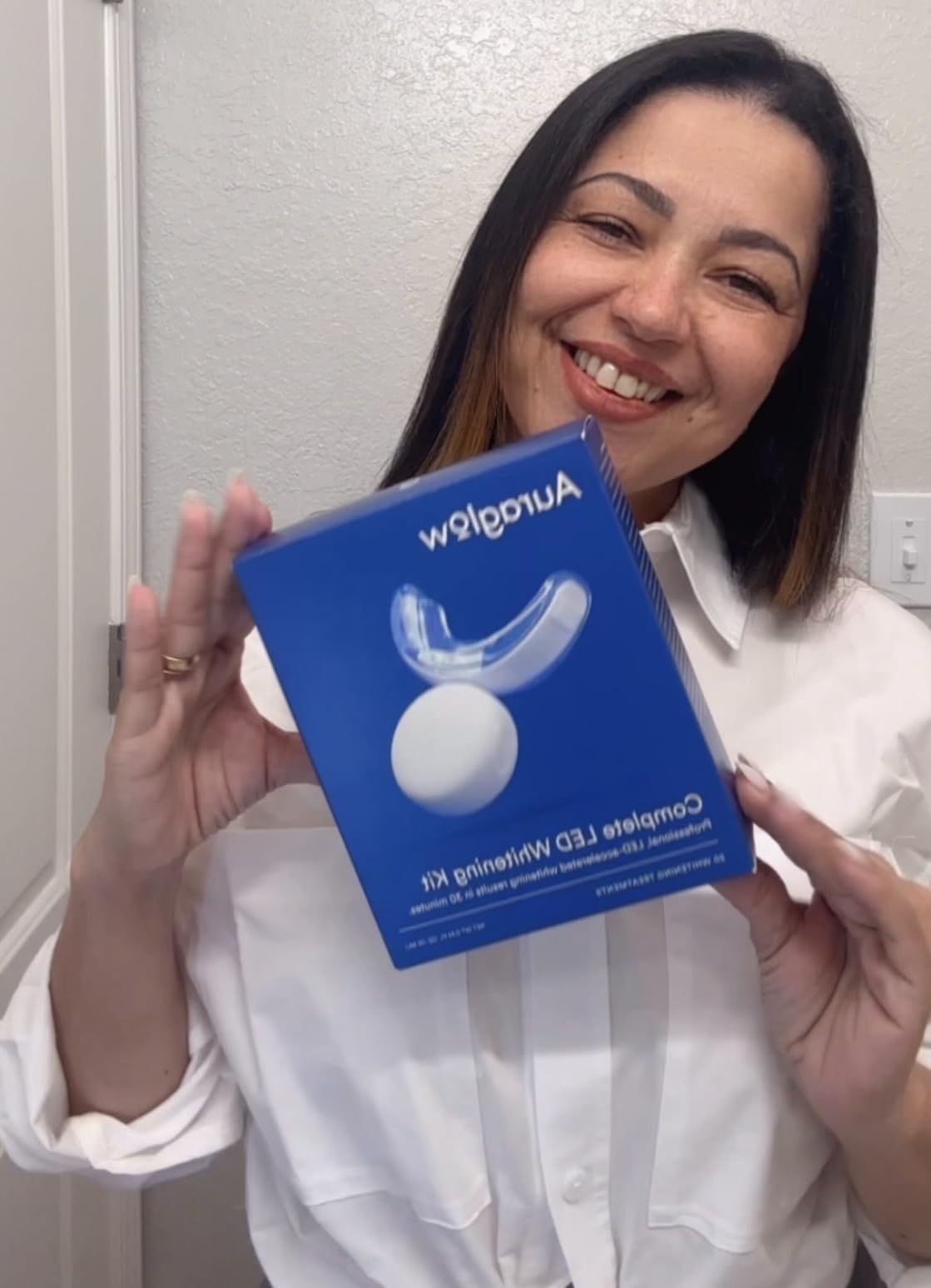 Auraglow Teeth Whitening Kit, LED Accelerator Light, 35% Carbamide Peroxide Teeth Whitening Gel, 20+ Whitening Treatments, Whitens up to 10 Shades in 7 Days customer photo 2
