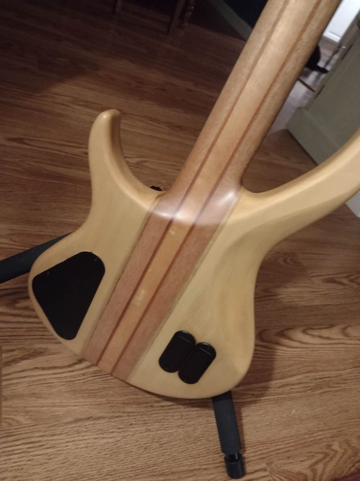 IYV 5 String IBW-550 Bass Solid-Body Electric Guitar, Natural customer photo 2