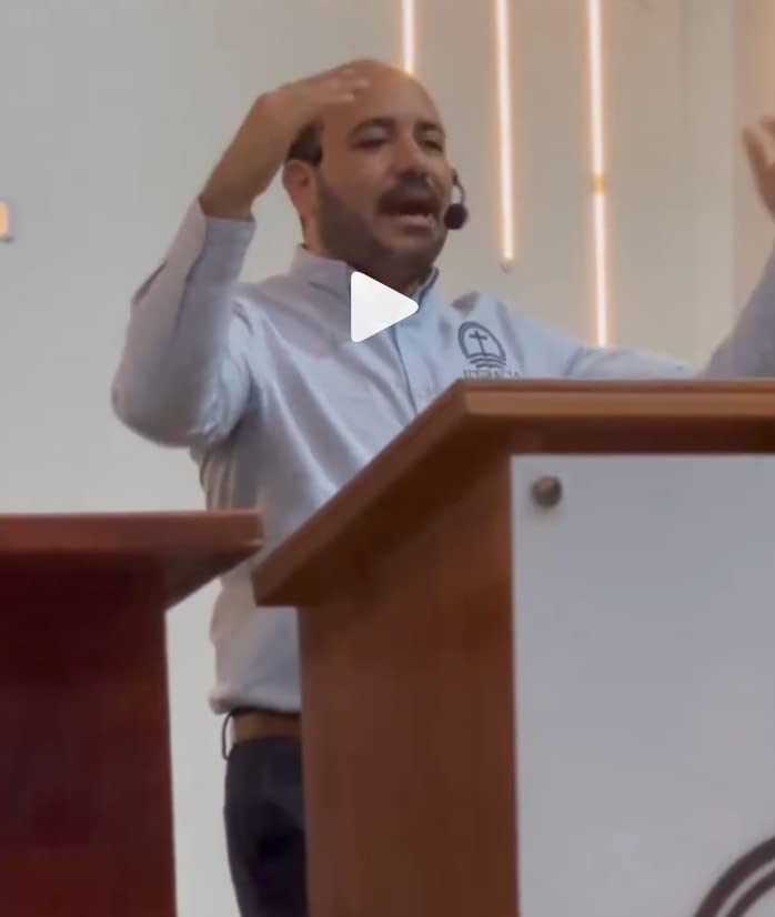 Shure BLX14/P31 Wireless Microphone System - 14-Hour Battery Life, 300 ft Range, UHF | Includes PGA31 Headset Mic customer photo 1