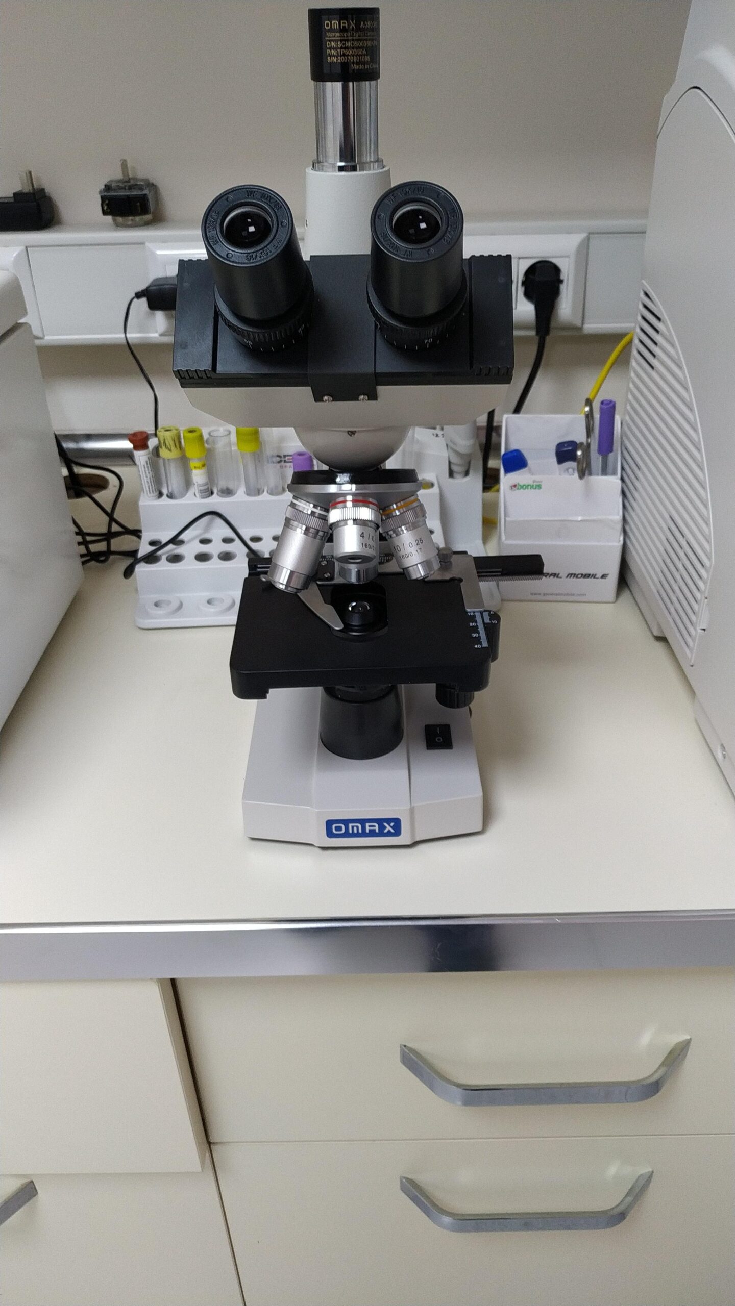 OMAX 40X-2500X LED Digital Trinocular Lab Compound Microscope with USB Camera and Mechanical Stage - M83EZ-C03S customer photo 2