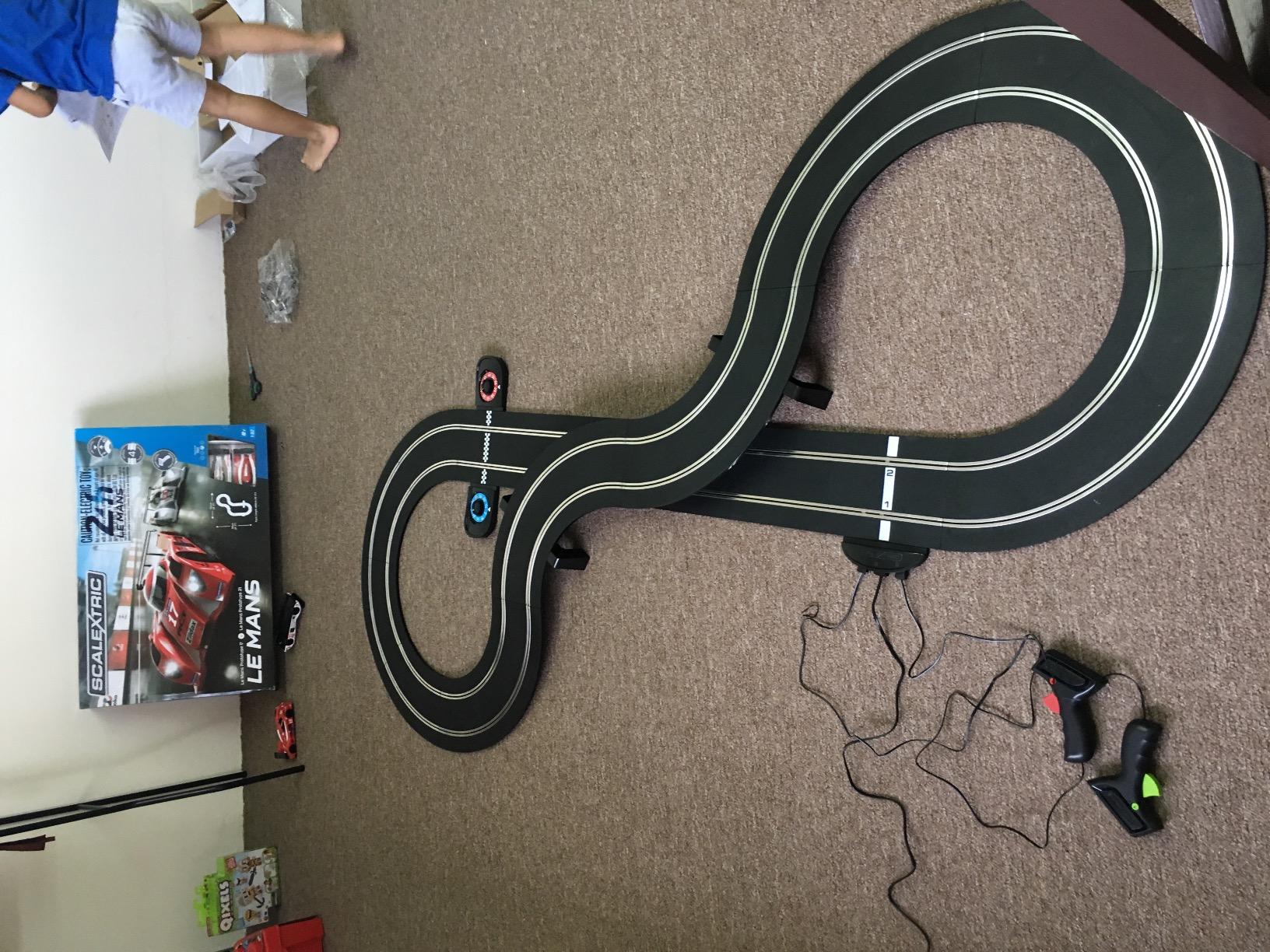 Scalextric C1368 Le Mans Sports Cars Set - Mains Power Slot Car Race Track Sets, 1:32 Scale customer photo 2