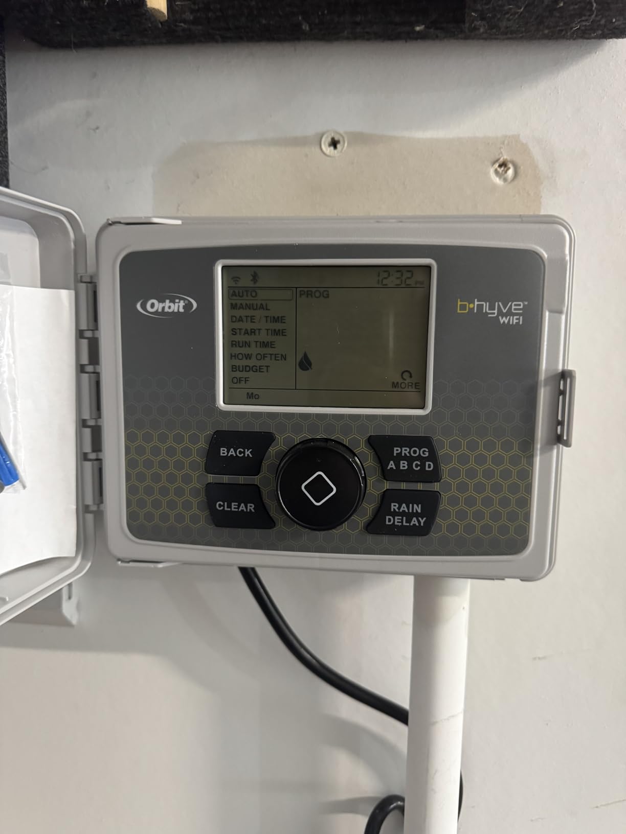 Orbit 57950 B-hyve 12-Zone Smart Indoor/Outdoor Sprinkler Controller customer photo 1